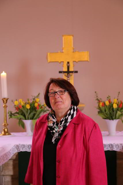 Frau Batke predigt in der St. Maternuskapelle in Weenzen